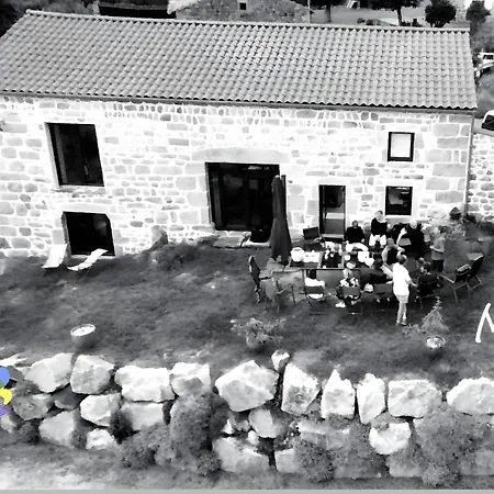 Hébergement de vacances La Clé Des Champs Roche (Loire)